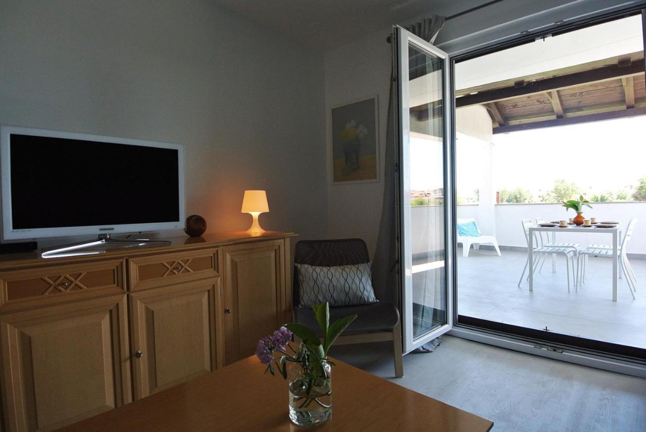 Apartments Sofia Баньоле Екстериор снимка