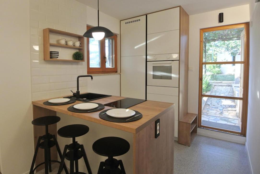 Apartments Sofia Баньоле Екстериор снимка